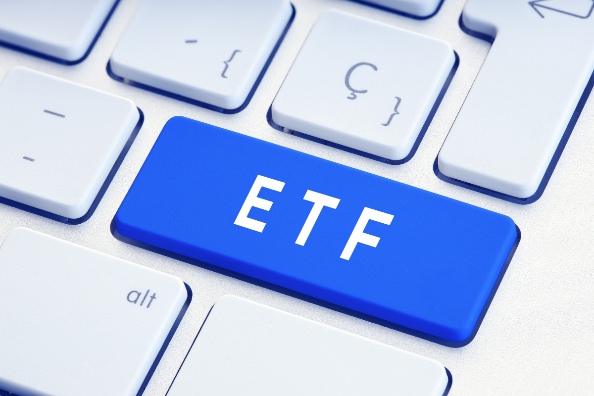 Top 10 ETFs in Singapore—The Total Beginner’s Guide to Investing in ETFs (2025)