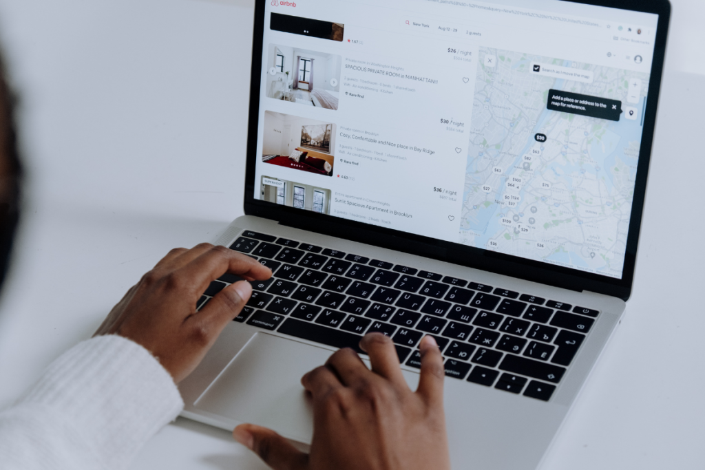 Organic search vs paid search: Which should you choose?